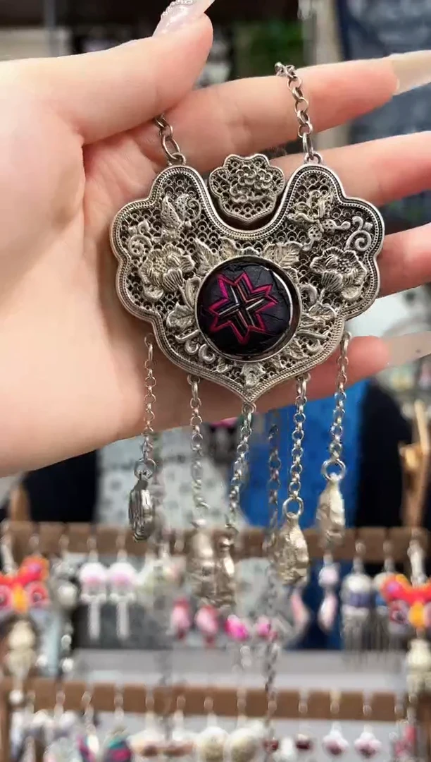 织绣民族风非遗老绣饰品314