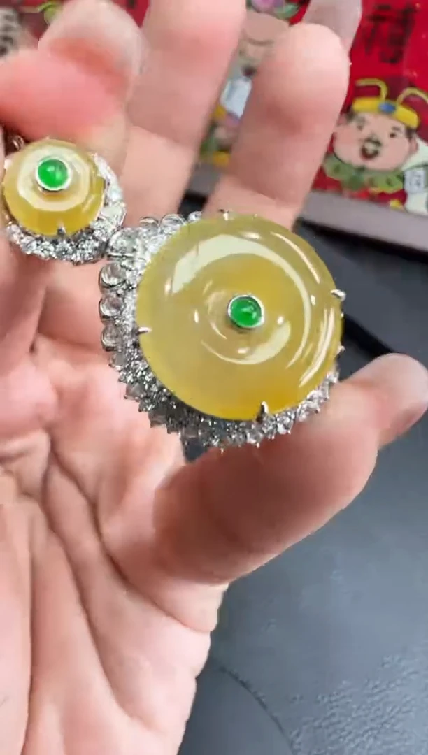 吊坠(不含链)18K金镶嵌翡翠勿拍