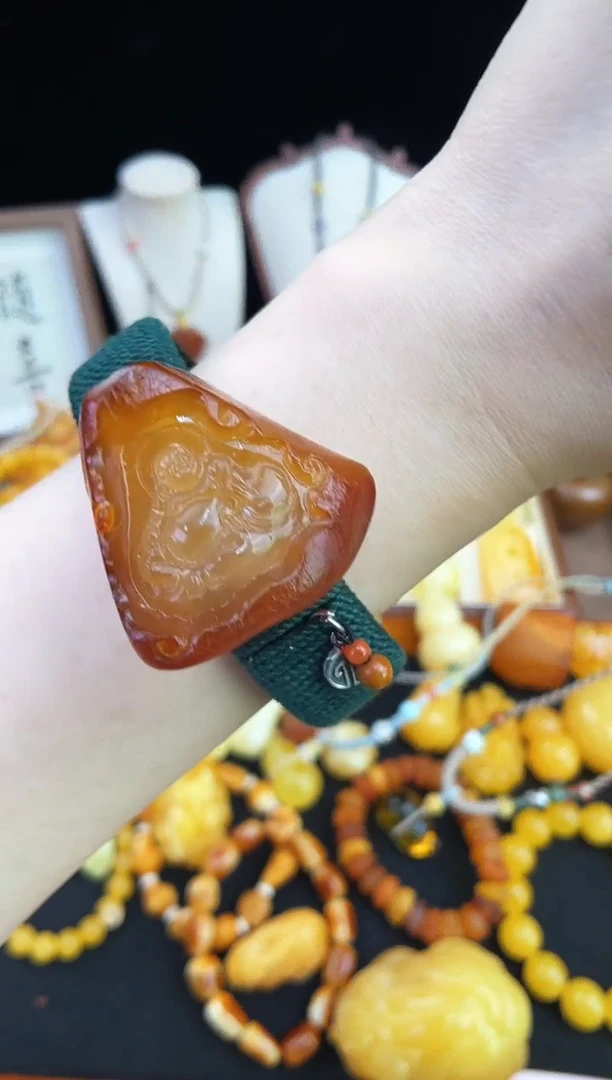 未镶嵌琥珀珠宝奇石柒月