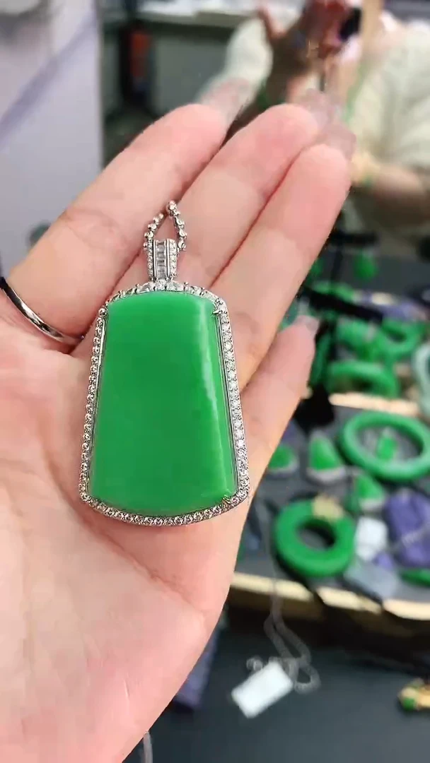 颈饰银S925镶嵌翡翠8*6赠礼盒证书