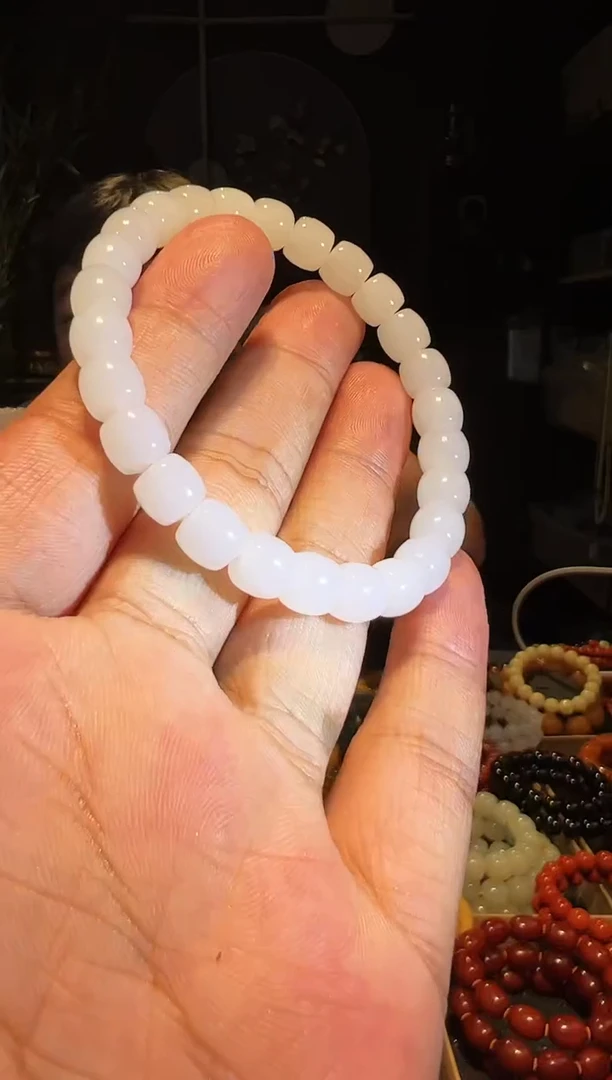 手串未镶嵌和田玉8+单圈