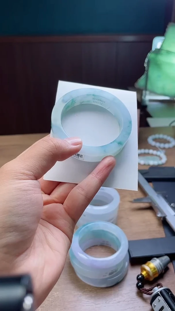 定制翡翠手镯未镶嵌?****咪定制