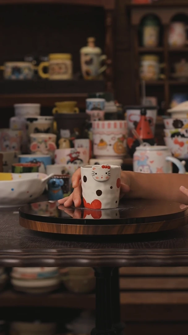 摆件景德镇釉下彩绘设计师款式陶瓷