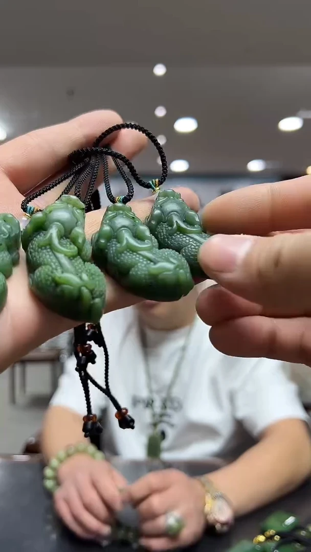 未镶嵌和田玉（碧玉）挂件貔貅-多样性发货其中发一