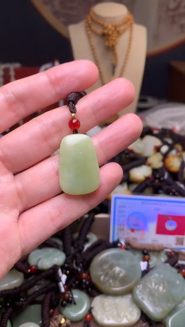 颈饰未镶嵌和田玉新疆料青海料清水和田玉吊坠