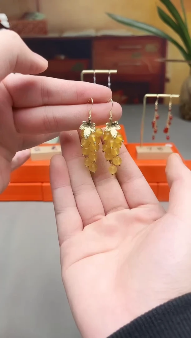 未镶嵌耳钉玛瑙/玉髓黄玛瑙葡萄