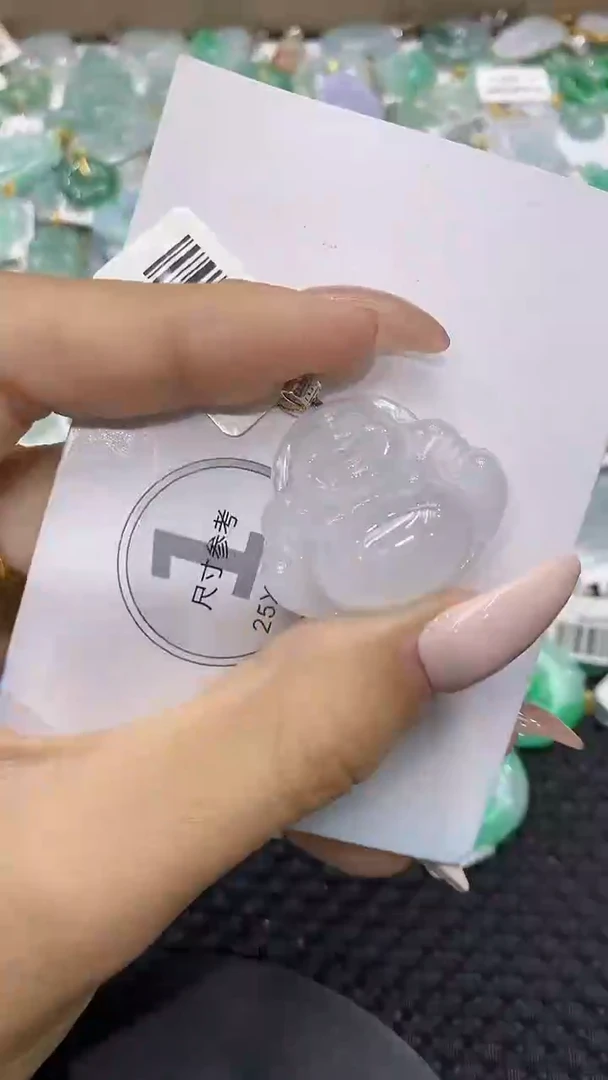 颈饰18K金镶嵌翡翠111111111111