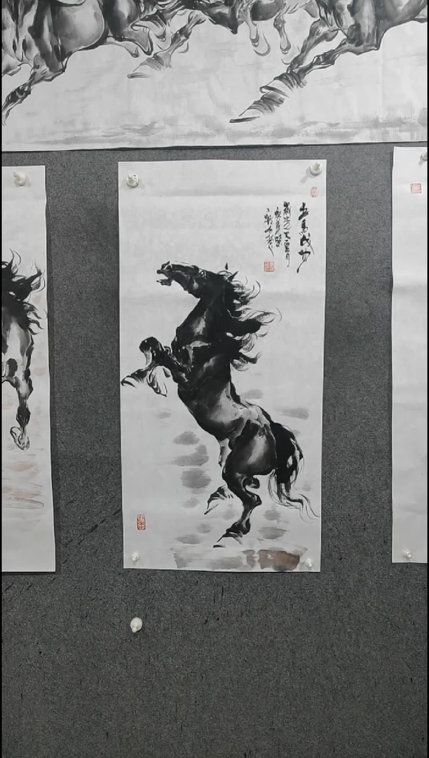国画水墨写意画单骏马图