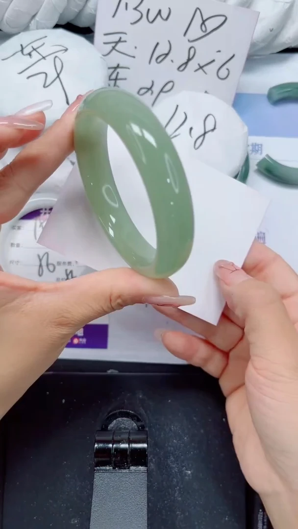 未镶嵌手镯石英质玉153-55.7