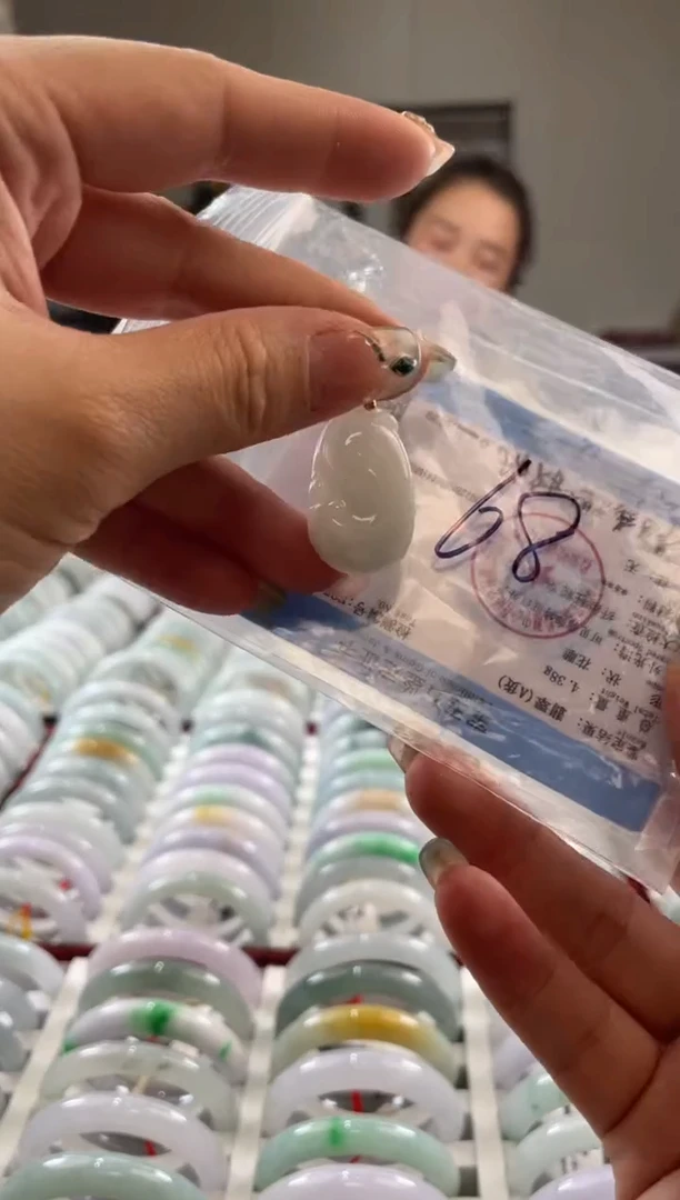 颈饰未镶嵌翡翠多样性发一