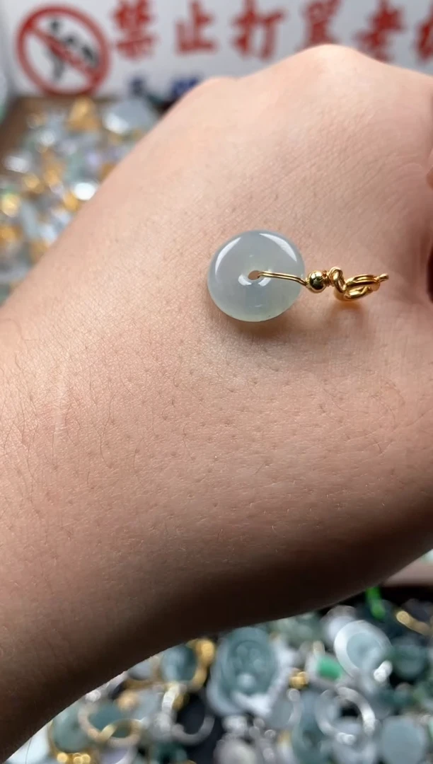 【闪购商品】翡翠颈饰未镶嵌哥哥