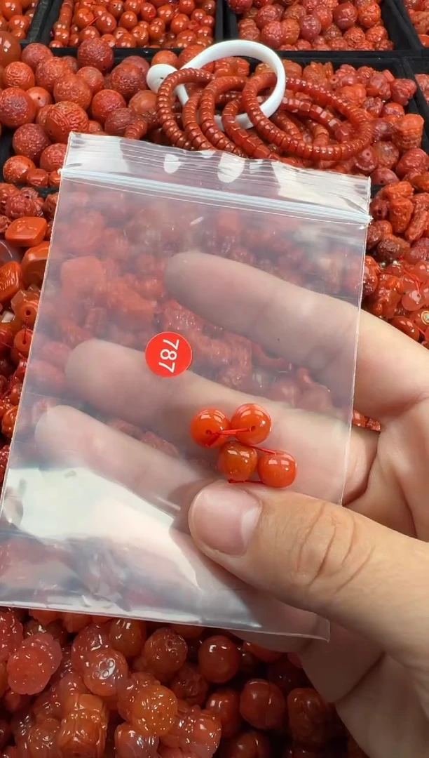 南红玛瑙未镶嵌颈饰1