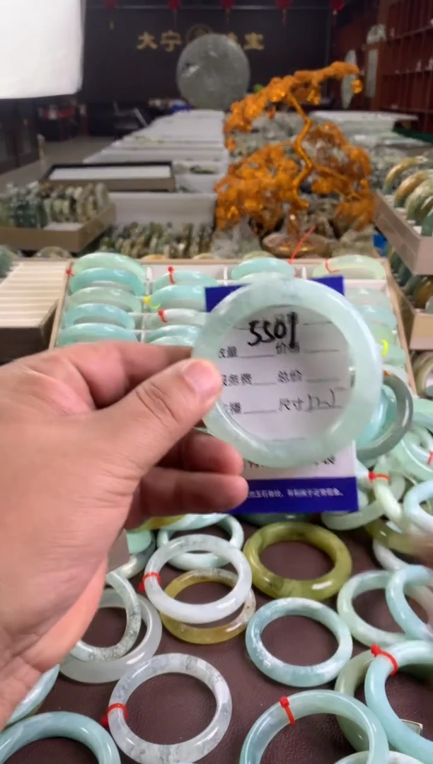 蛇纹石玉未镶嵌手镯5501