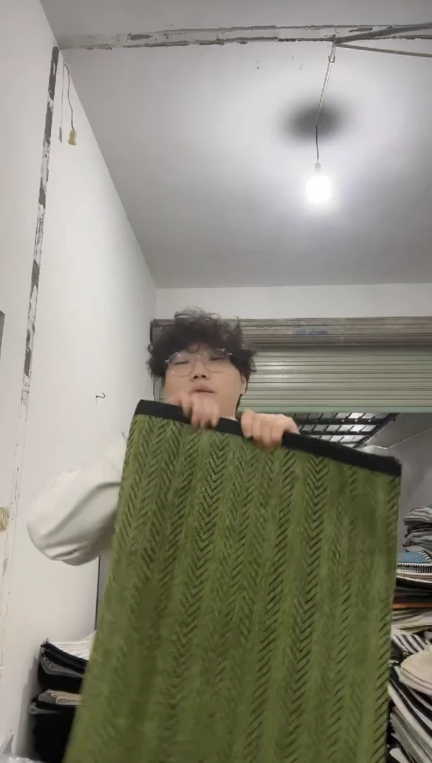 雪尼尔70*180绿色鱼骨纹