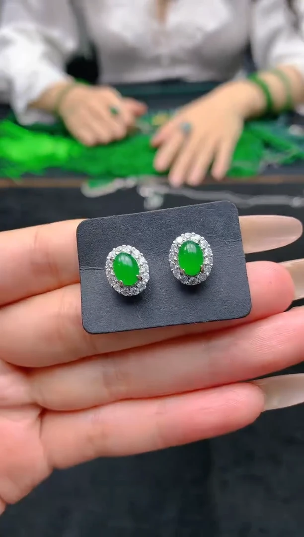 翡翠未镶嵌颈饰天然A货翡翠