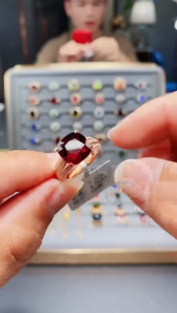 18K金镶嵌戒指碧玺4.58.