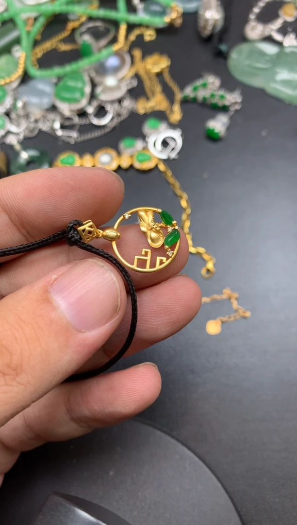 颈饰18K金镶嵌翡翠冬***花君君姐vvv