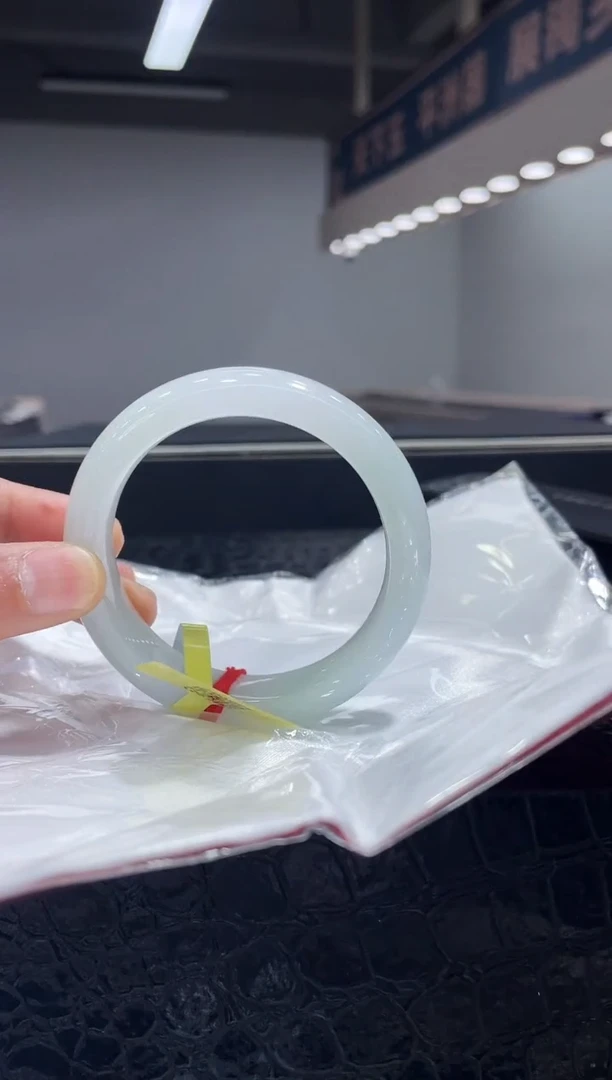 未镶嵌手镯翡翠6