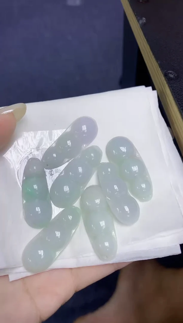 翡翠未镶嵌颈饰天然缅甸翡翠A货多样性发其一