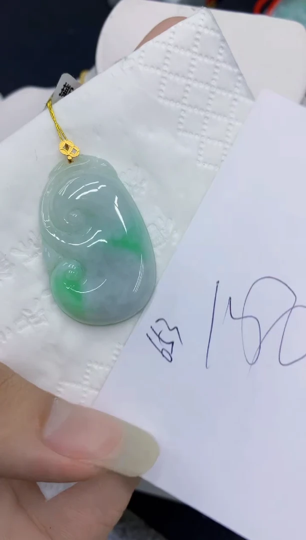 翡翠18K金镶嵌颈饰111111111111