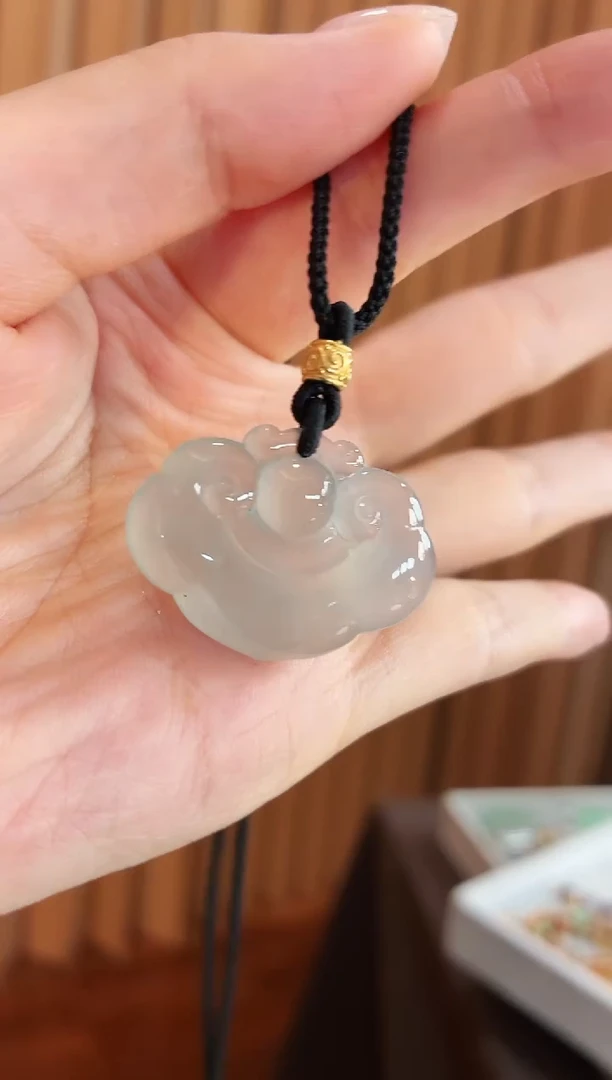 翡翠未镶嵌颈饰吊坠