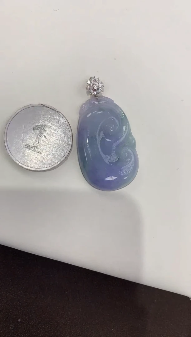 颈饰18K金镶嵌翡翠天然缅甸a货翡翠