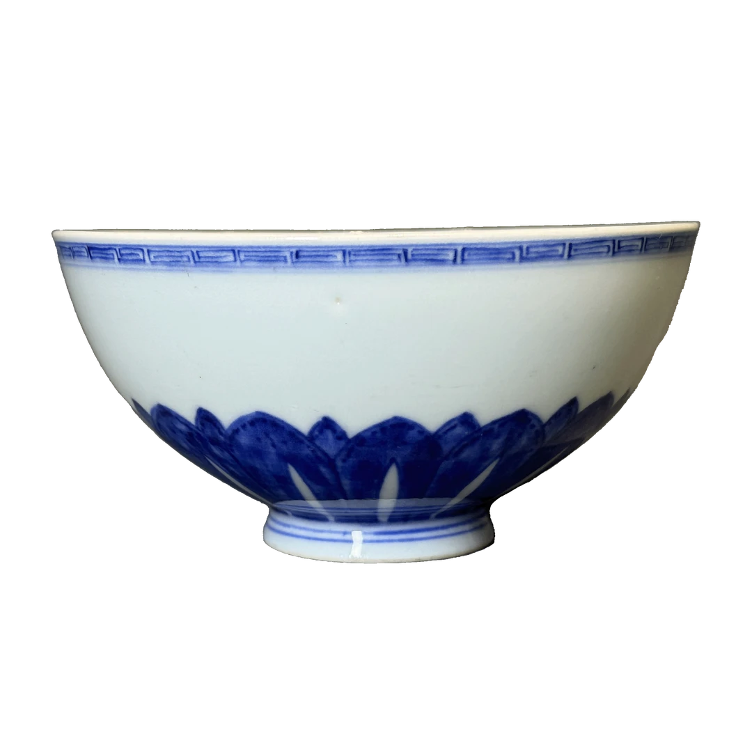 25024529t青花莲瓣纹鸡心碗