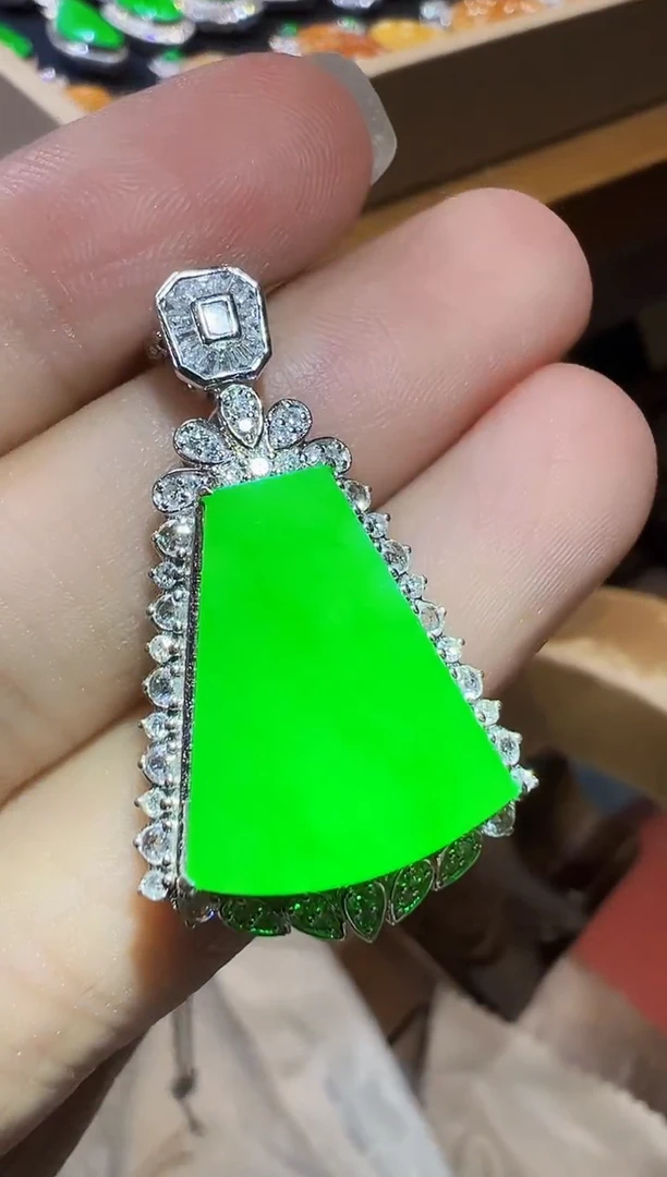 吊坠(不含链)18K金镶嵌翡翠无事牌