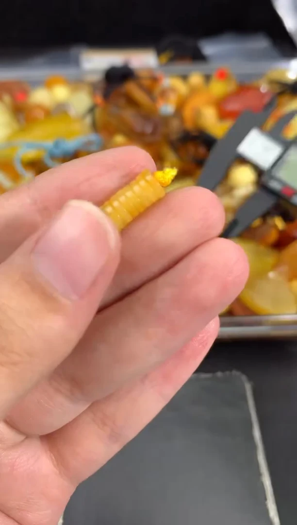 蜜蜡未镶嵌珠宝奇石55