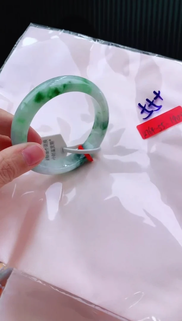 未镶嵌手镯翡翠55