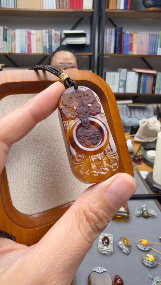 【闪购商品】琥珀颈饰未镶嵌辅首吊坠