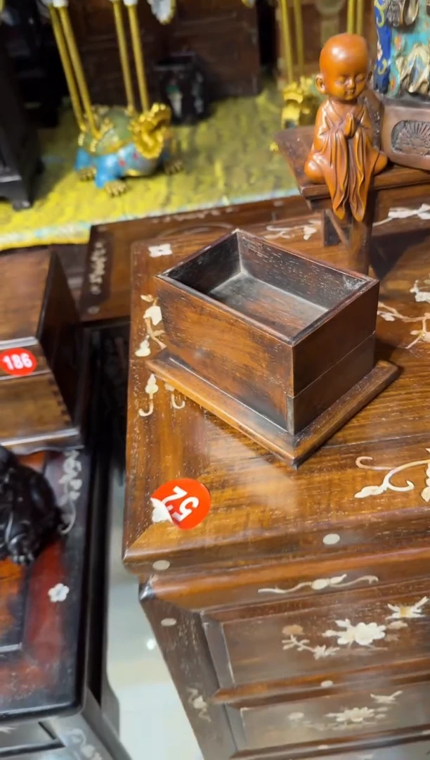 木黄花梨素面扣盒800.8888