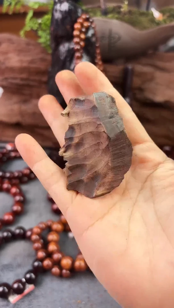 降真香海南红降花梨公原料随形手把件20g
