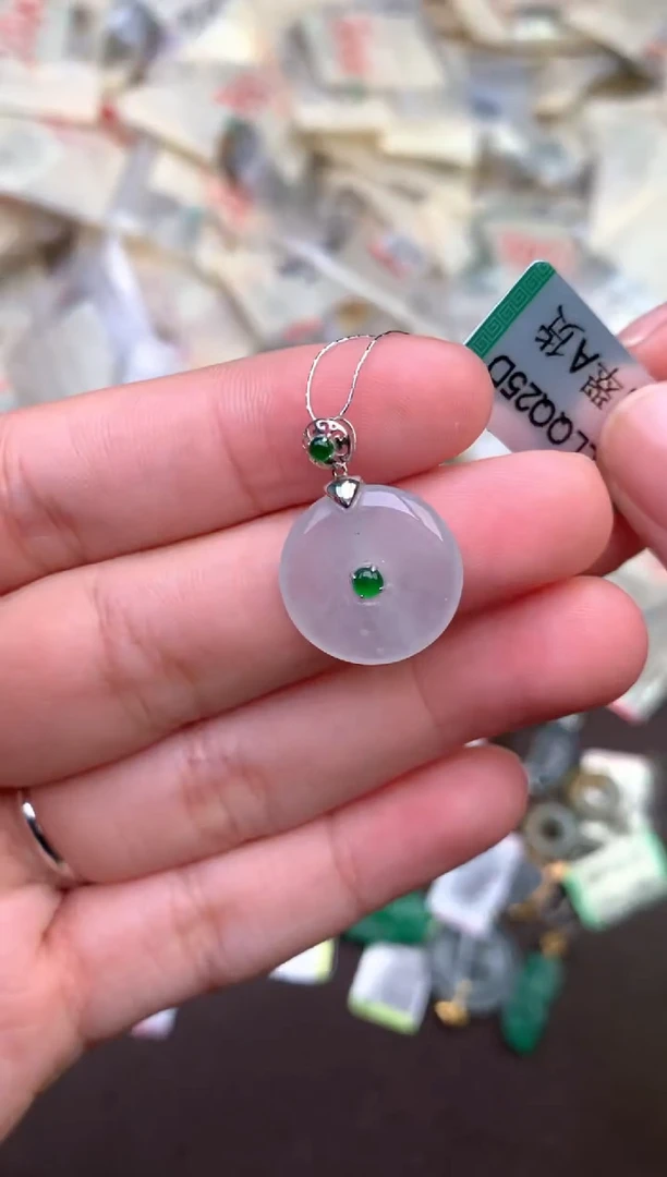 18K金镶嵌挂件翡翠—