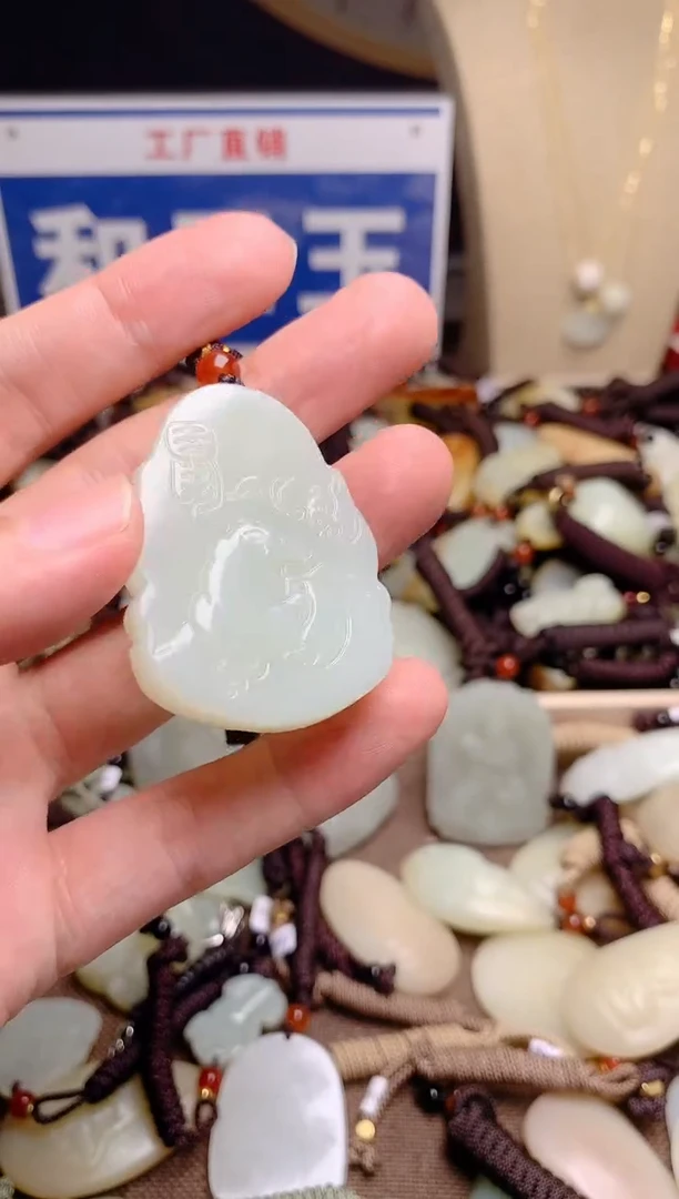 和田玉未镶嵌颈饰1