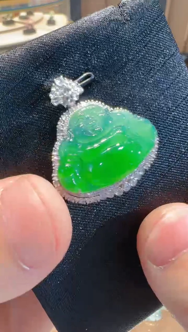 【闪购商品】翡翠吊坠(不含链)18K金镶嵌