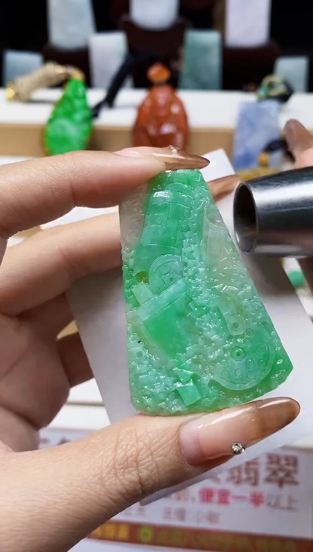 颈饰未镶嵌翡翠翡翠A货