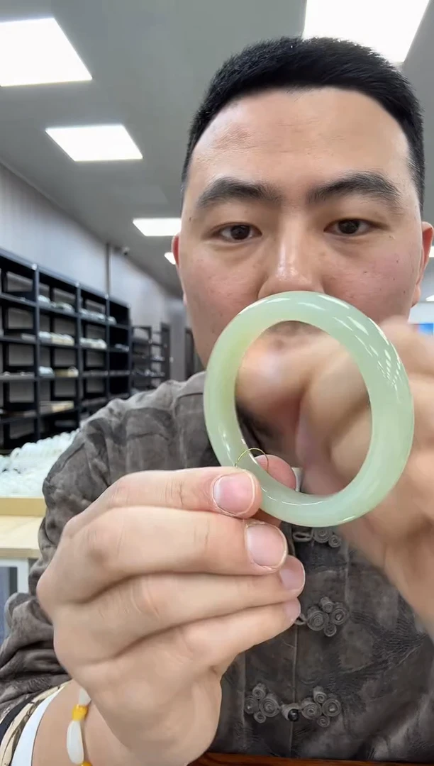 【闪购商品】和田玉手镯未镶嵌52-53