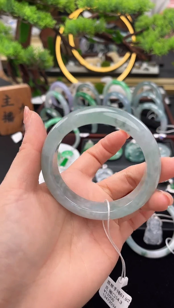 未镶嵌手镯翡翠手镯