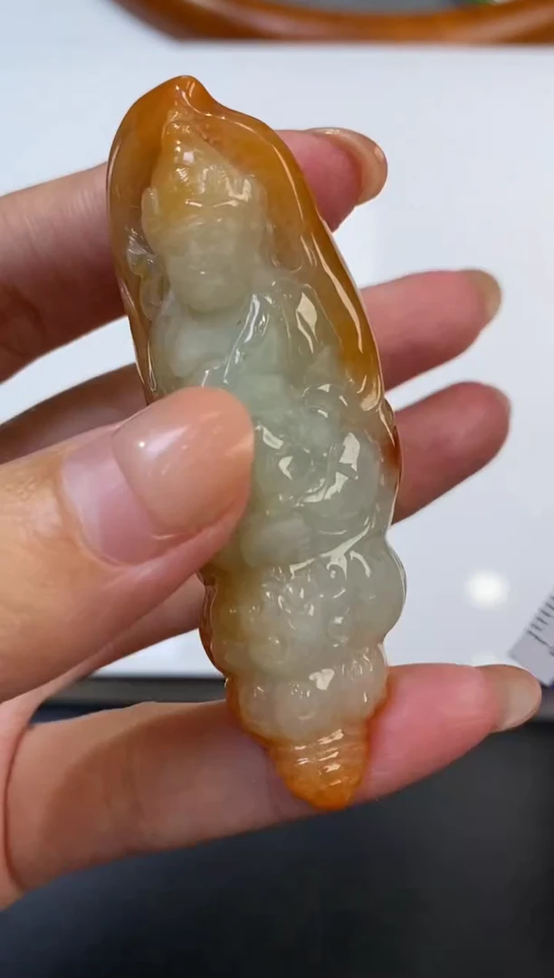 未镶嵌挂件翡翠373192    多人