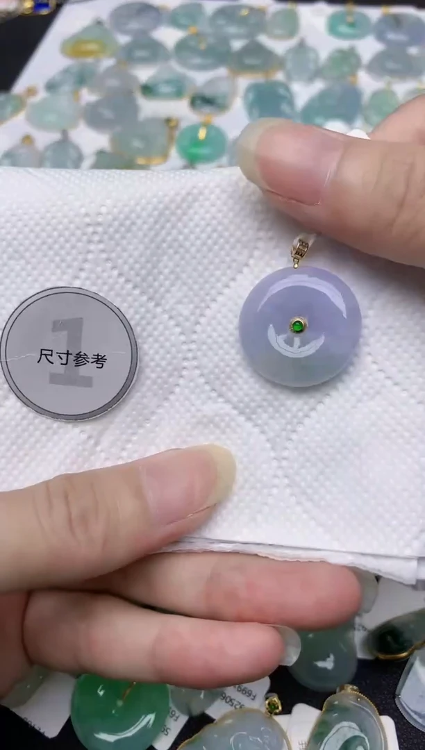 翡翠18K金镶嵌颈饰天然A货翡翠