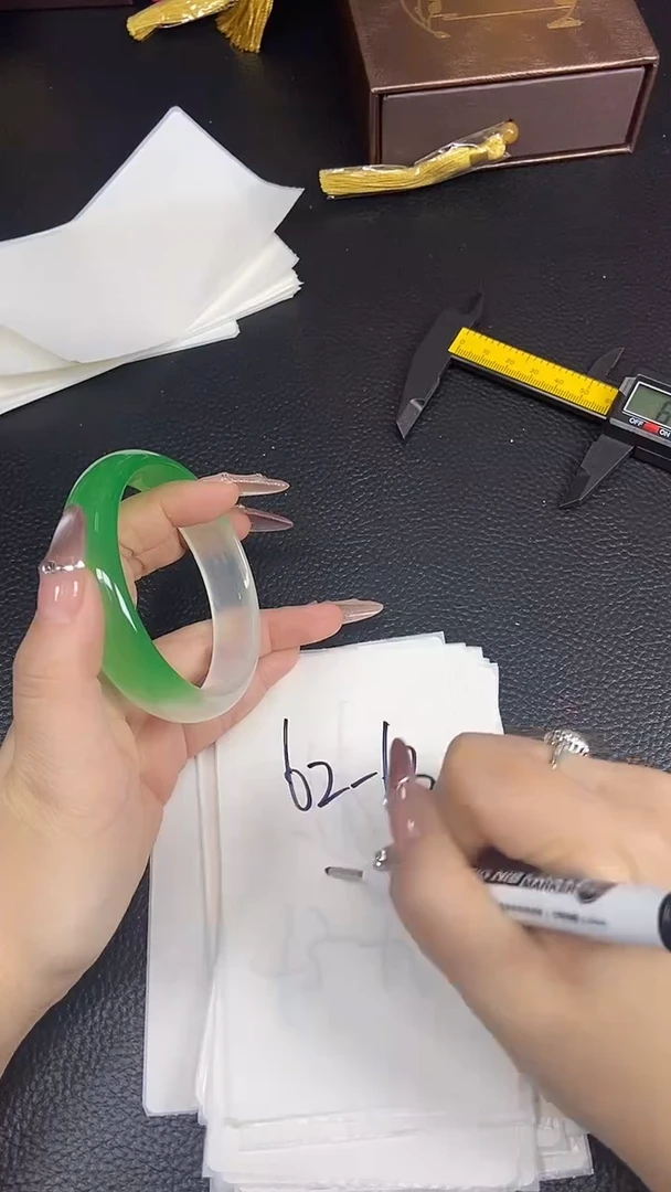 未镶嵌手镯石英质玉 时尚手镯时尚美人镯62-63