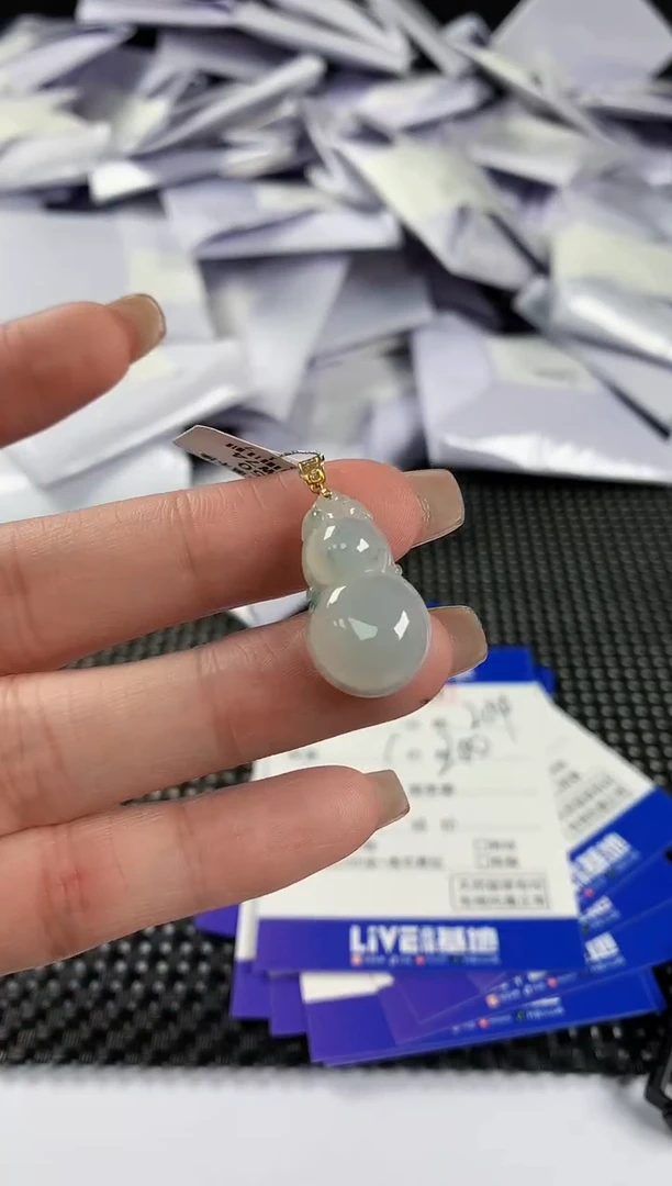 【闪购商品】翡翠颈饰18K金镶嵌翡翠40