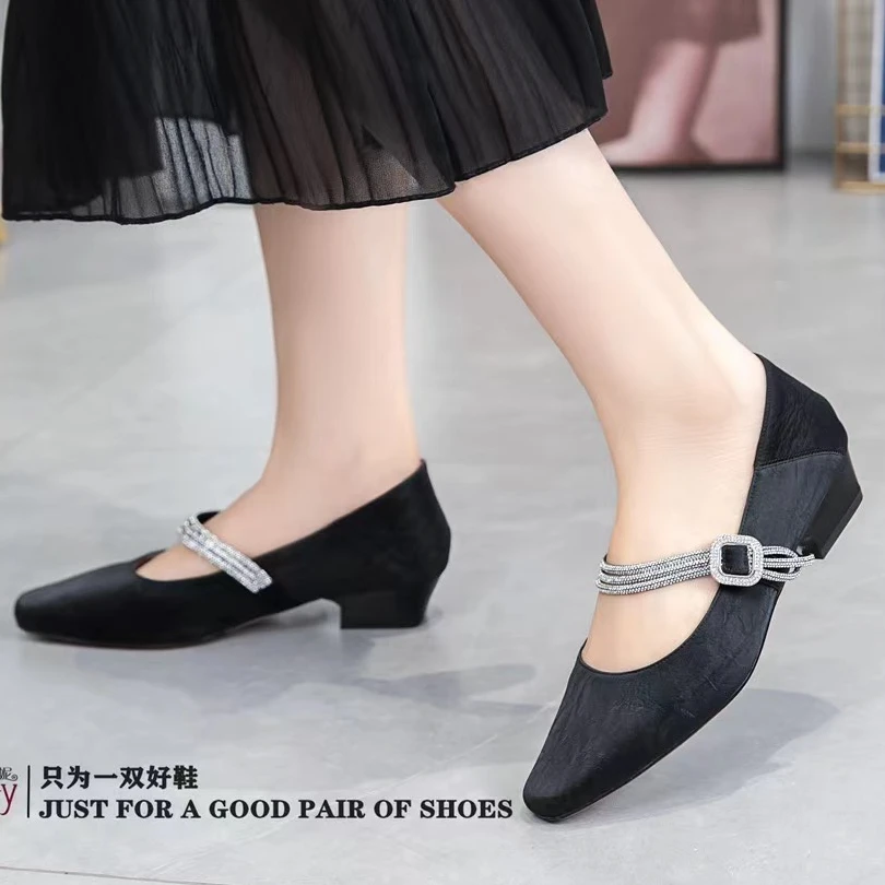 新款粗跟牛皮单鞋008217黑色