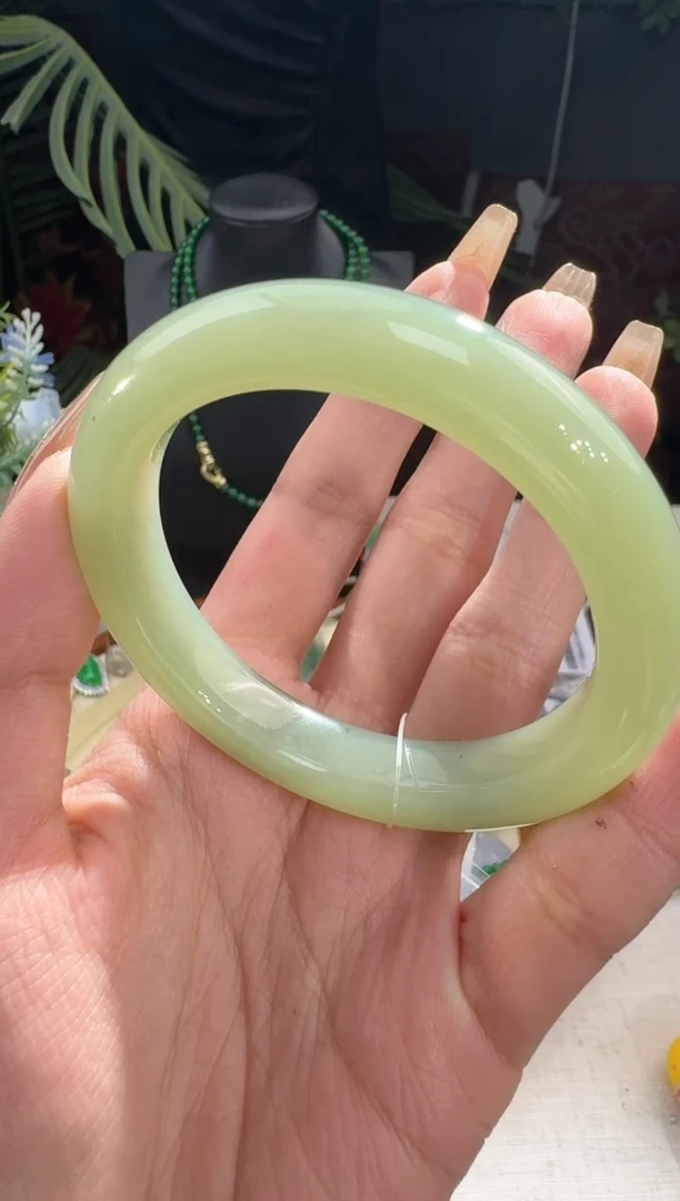 【闪购商品】和田玉手镯未镶嵌手镯