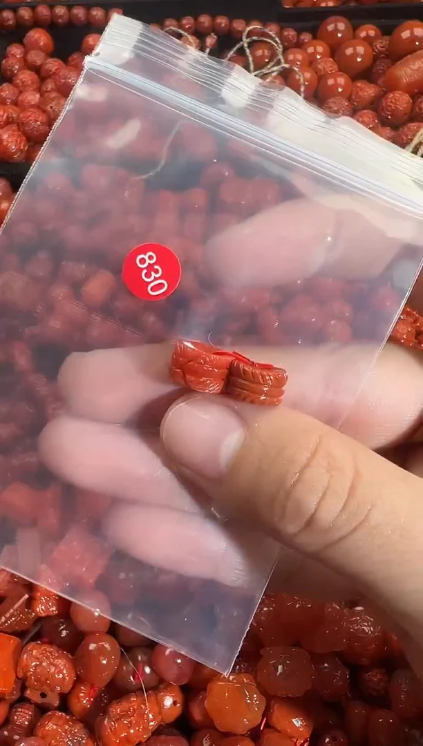 颈饰未镶嵌南红玛瑙1