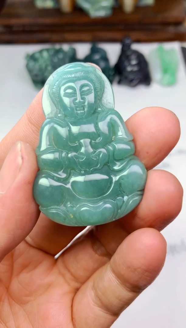 颈饰未镶嵌翡翠摆**生观音