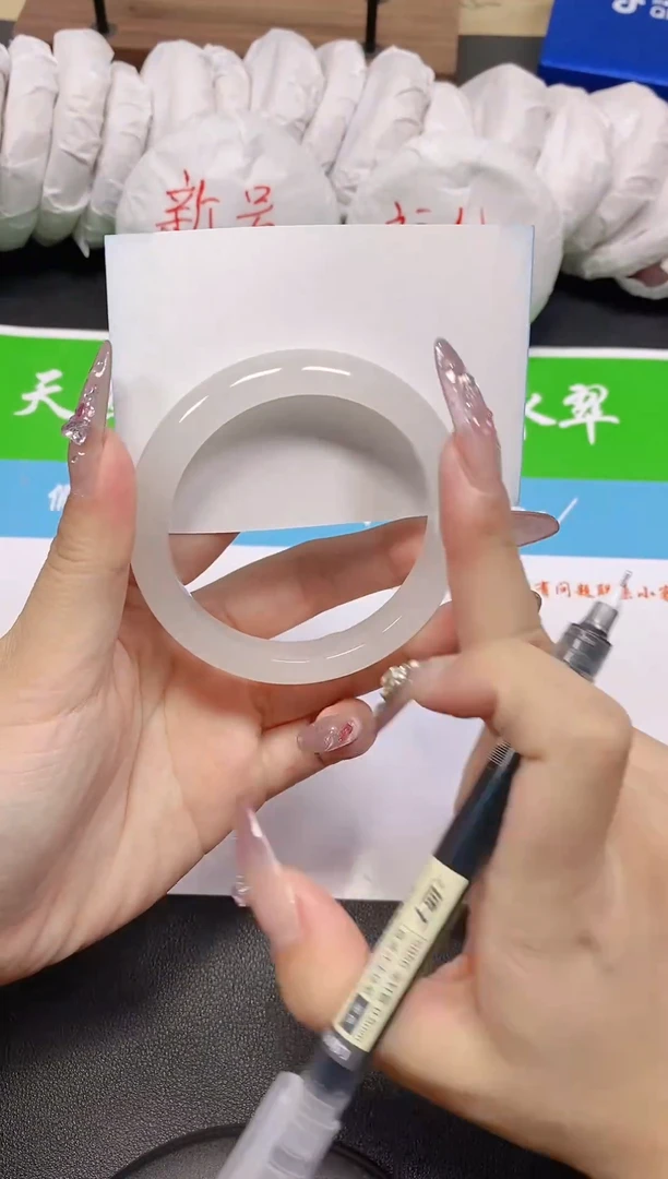 未镶嵌手镯石英质玉15-56