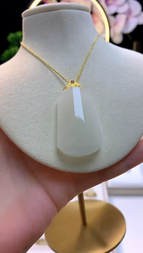 【闪购商品】和田玉吊坠18K金镶嵌无事牌