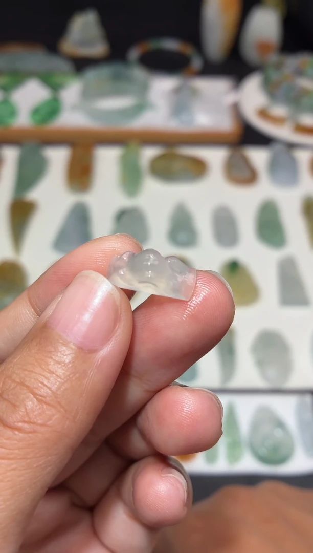 未镶嵌定制翡翠山